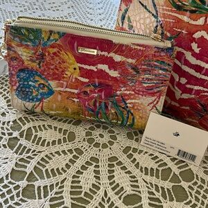 Brahmin Daisy Sea life wristlet